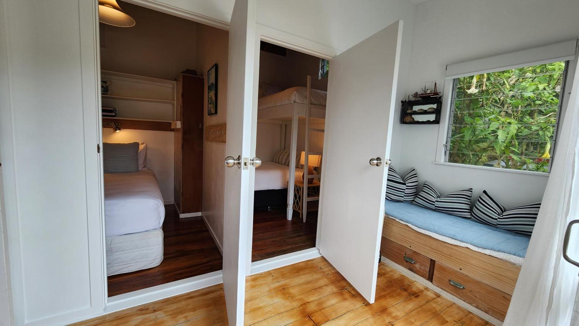 Sunshine Cottage By The Sea - Stay Waiheke Onetangi Esterno foto