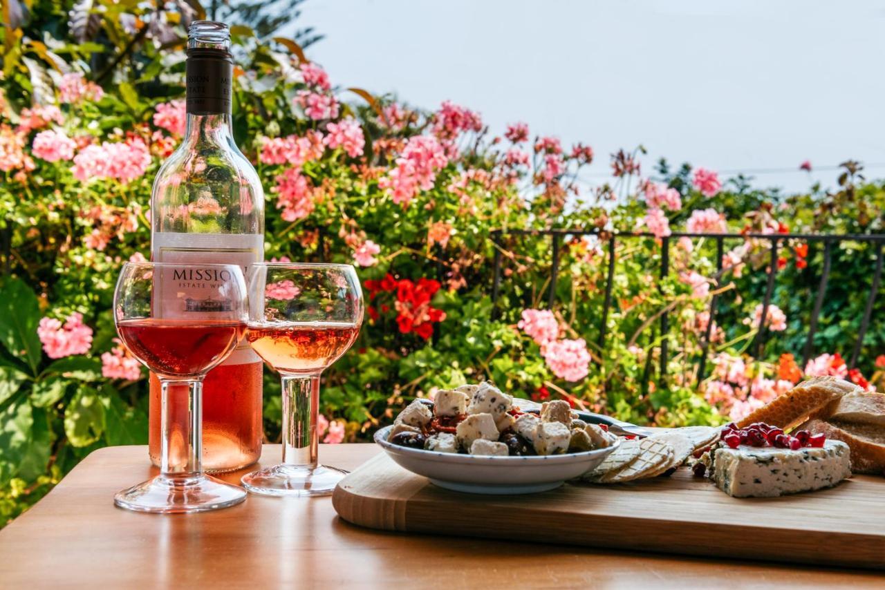 Sunshine Cottage By The Sea - Stay Waiheke Onetangi Esterno foto